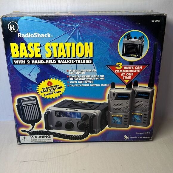 Radio Shack Base Station With 2 Hand Held Walkie Talkies 60-3067 Kids Toy - Picture 2 of 8